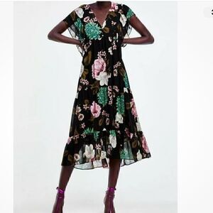 Zara V- Neck  Ruffled Floral Print Dress Size XS